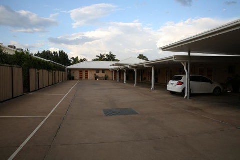Emerald Central Palms Motel - ACT Tourism 1