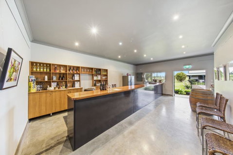 Emma's Cottage Vineyard - ACT Tourism 1