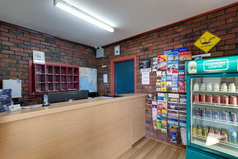 Enfield Motel - ACT Tourism 0
