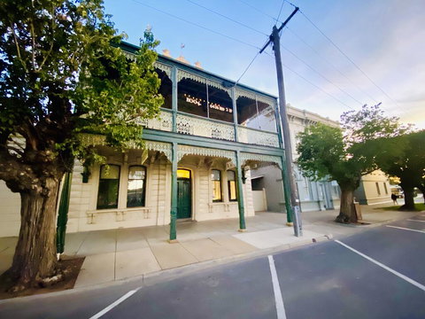Entire Townhouse In Heart Of Echuca's Port CBD - 15 Guest Capacity - ACT Tourism 0