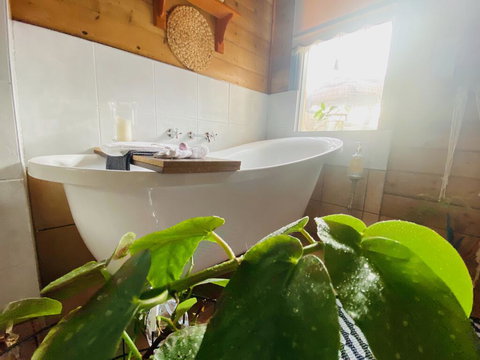 Entire Townhouse In Heart Of Echuca's Port CBD - 15 Guest Capacity - ACT Tourism 1