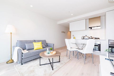 EQ Tower Luxury 1 Bedroom Central Melbourne - ACT Tourism 1