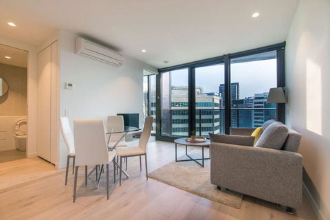 EQ Tower Luxury 1 Bedroom Central Melbourne - ACT Tourism 0