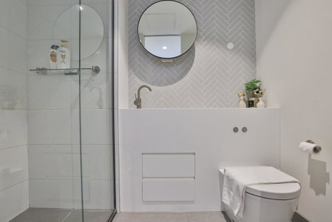 EQ TOWER Melbourne CBD APT - ACT Tourism 3