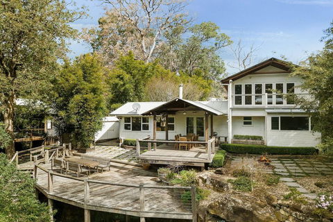 Equanimity - Beautiful Character Filled House! - ACT Tourism 0