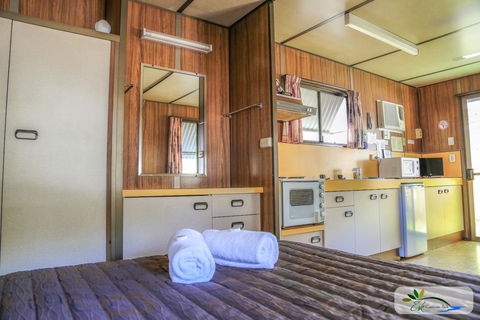 Esk Caravan Park & Rail Trail Motel - ACT Tourism 1