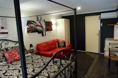 Esk Wivenhoe Motor Inn - ACT Tourism 1