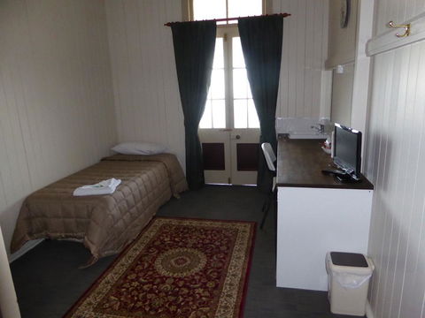 Exchange Hotel Toogoolawah - ACT Tourism 0