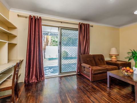 Exclusive Handy Holiday House - ACT Tourism 1