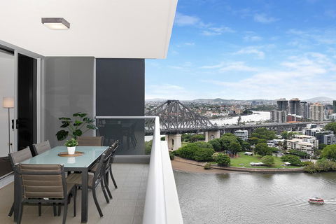 Executive Family 3 Bedroom Suite - Brisbane CBD - Views - Pool - WIFI - Free Parking - ACT Tourism 0