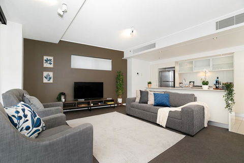 Executive Family 3 Bedroom Suite - Brisbane CBD - Views - Pool - WIFI - Free Parking - ACT Tourism 1