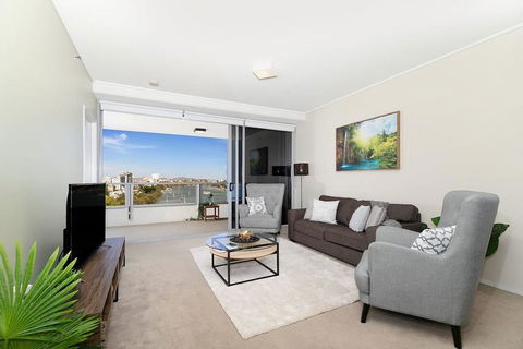 Executive Lux 3 Bedroom - Brisbane CBD - Views - Pool - Wifi - Free Parking - ACT Tourism 1