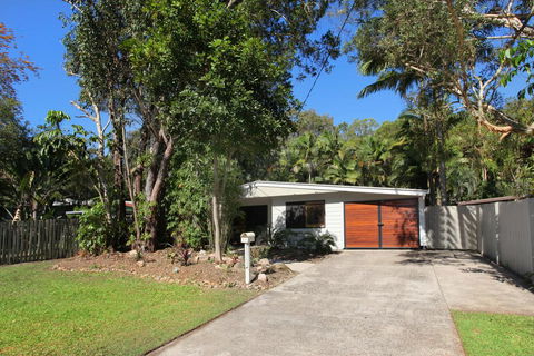 FABULOUS HOLIDAY HIDEAWAY - COOLUM BEACH - ACT Tourism 2
