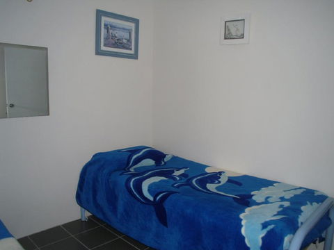 Fabulous Location - Ground Floor Waterfront Unit! Clearview Apartments - ACT Tourism 1