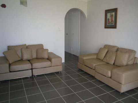 Fabulous Location - Ground Floor Waterfront Unit! Clearview Apartments - ACT Tourism 0