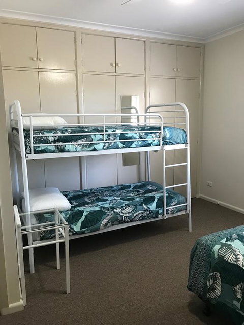 Fairway Lodge Motel - ACT Tourism 1