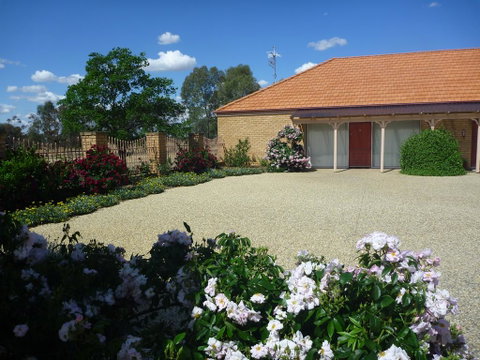 Fairways Bed & Breakfast At Jerilderie - ACT Tourism 0