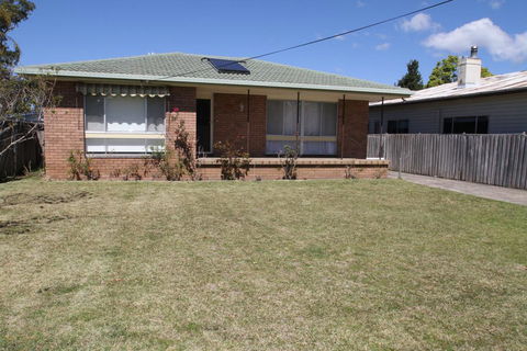 Family Getaway In Sussex - ACT Tourism 0
