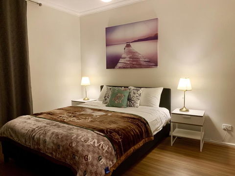 Family Home In Prime Location Melbourne - ACT Tourism 3