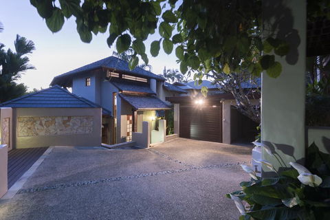 Far Pavilions Luxury Villa 2 - ACT Tourism 2