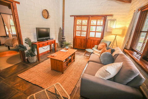 Feathertop Retreat - ACT Tourism 2