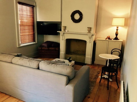 Fig Cafe And Accommodation - ACT Tourism 2