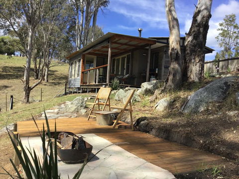 Fig Tree Cabin - ACT Tourism 0