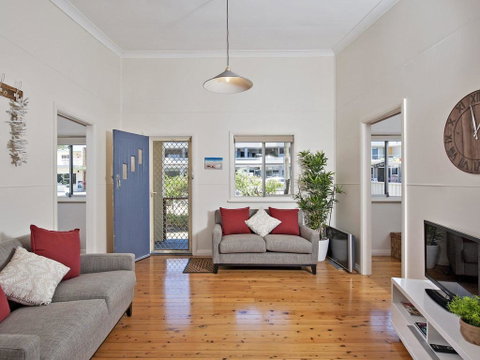 Fingal Beach Shack @ Fingal Bay - ACT Tourism 0