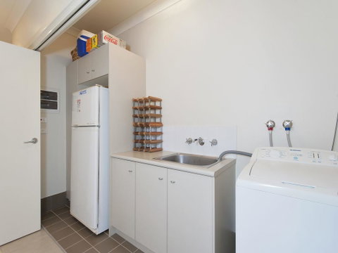 Fingal Surf And Sand, Pacific Drive, 14A - ACT Tourism 1