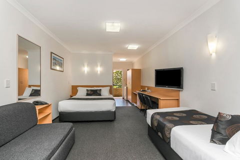 Flag Motor Lodge - ACT Tourism 3