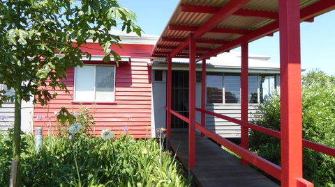 Flame Hill Vineyard - ACT Tourism 3