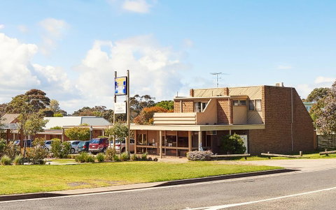 Flinders Cove Motel - ACT Tourism 1