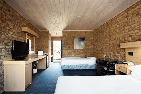 Flinders Cove Motel - ACT Tourism 3