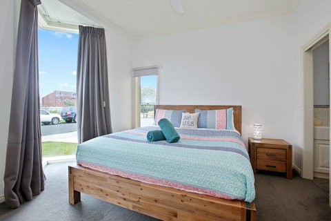 Flip Flop Retreat - ACT Tourism 1