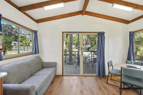 Flynns Beach Caravan Park - ACT Tourism 1