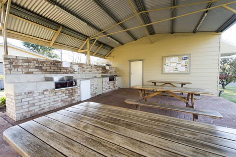 Fossickers Tourist Park - ACT Tourism 0