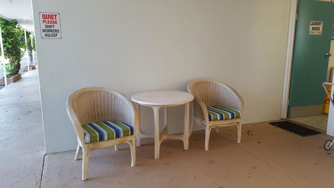 Fourth Ave Motor Inn - ACT Tourism 1