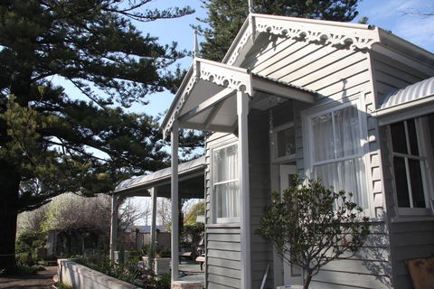 Foxglove Gardens - ACT Tourism 0