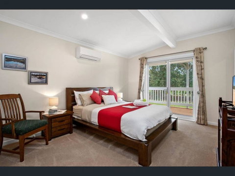 GALBRAITH BEACH STUDIO 3 - ACT Tourism 1