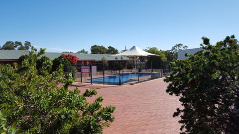 Gateway Motor Inn - ACT Tourism 0