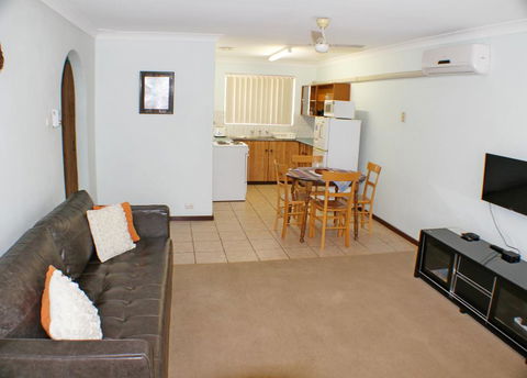 Geraldton Holiday Unit - ACT Tourism 3