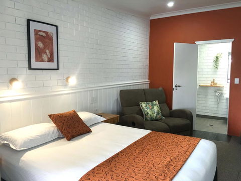 Gin Gin Village Motor Inn Motel - ACT Tourism 1