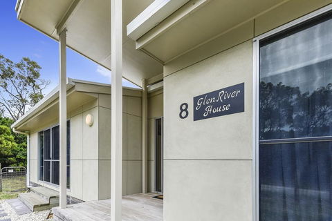 Glen River House - ACT Tourism 1