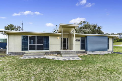 Glen River House - ACT Tourism 0