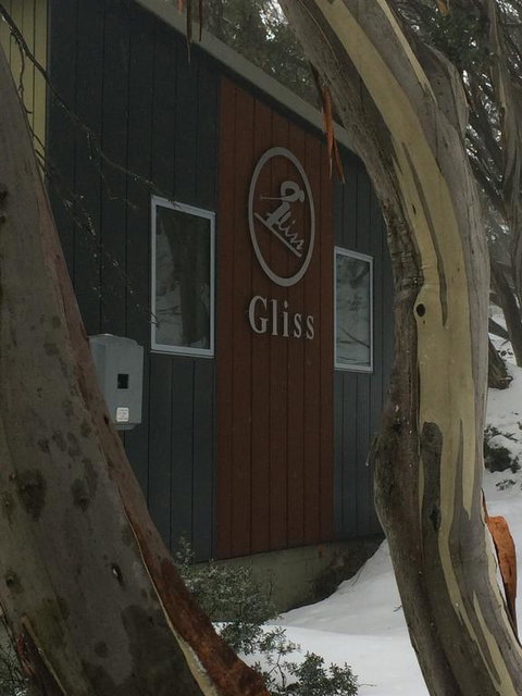 Gliss Ski Club - ACT Tourism 0