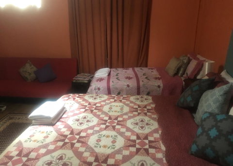 Globe Guesthouse - ACT Tourism 3