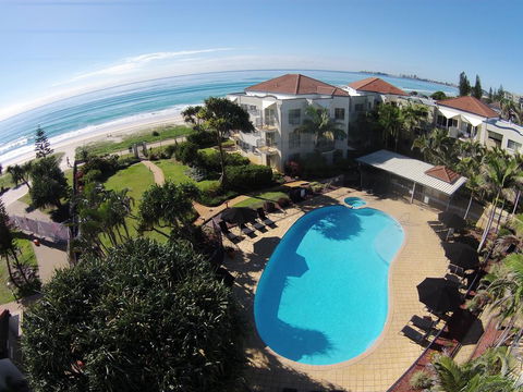 Golden Riviera Absolute Beachfront Resort - ACT Tourism 0