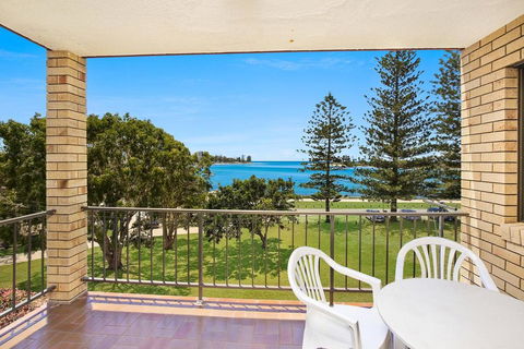 Golden Shores U8, 21 Landsborough Parade - ACT Tourism 0