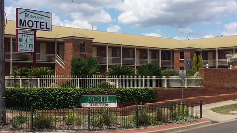 Golf Links Motel - ACT Tourism 1