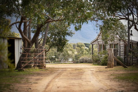 Grampians Pioneer Cottages - ACT Tourism 2